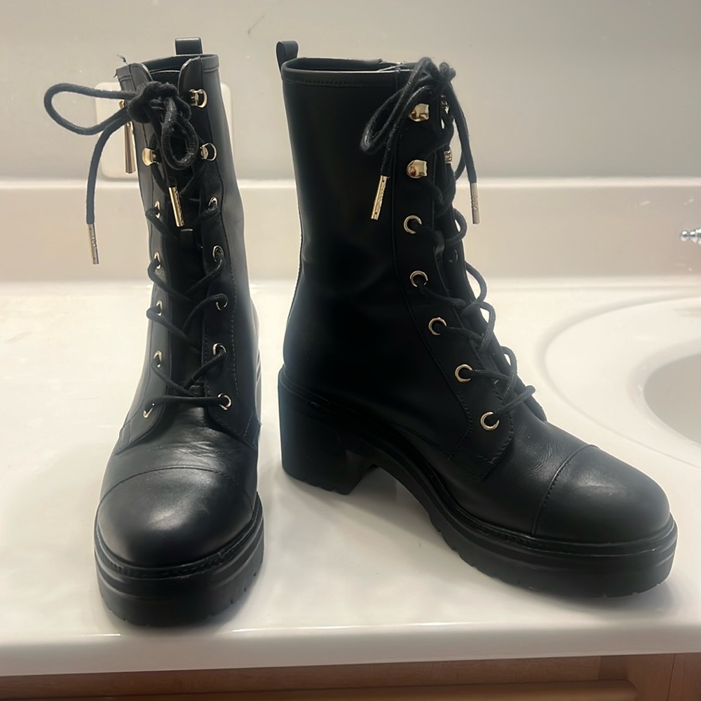 Micheal Kors Black boots 5.5